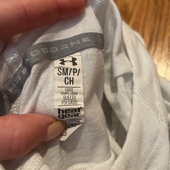 White Under Armour Hoodie - Picture 5 of 5